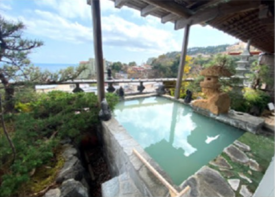 海と日の出が見える屋上絶景露天風呂|